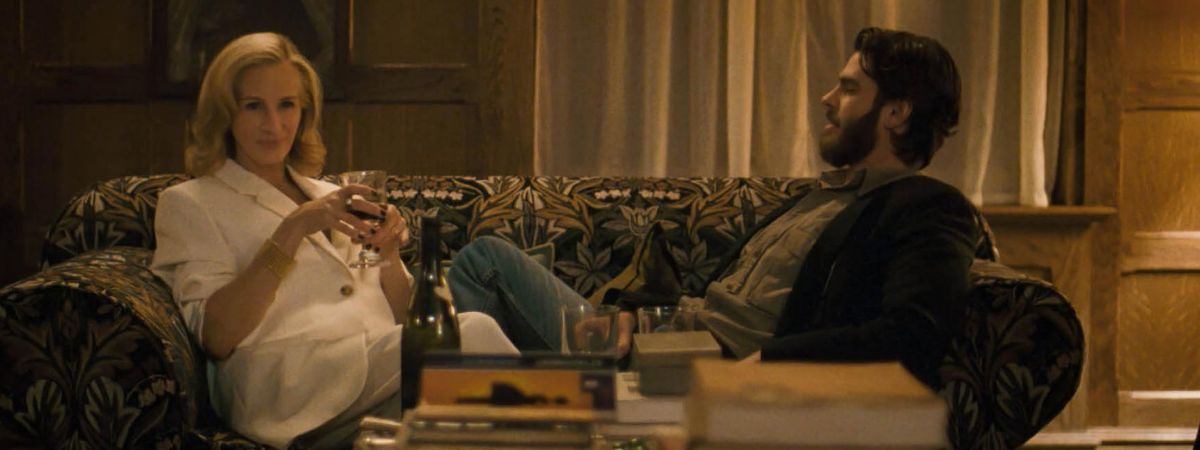 Julia Roberts and Andrew Garfield in After The Hunt