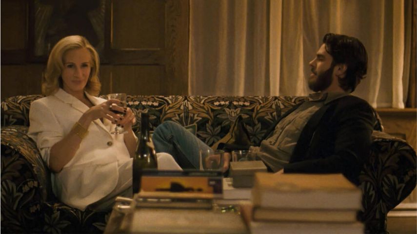 Julia Roberts and Andrew Garfield in After The Hunt