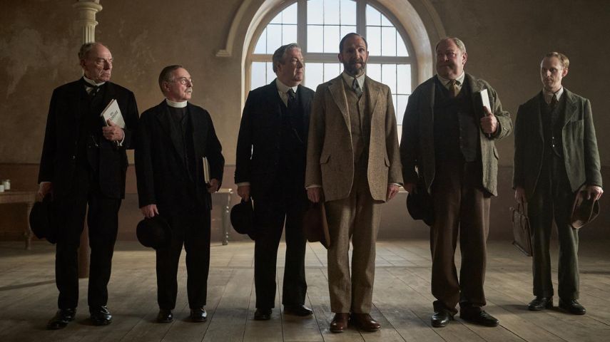 Ralph Fiennes and co stars in The Choral