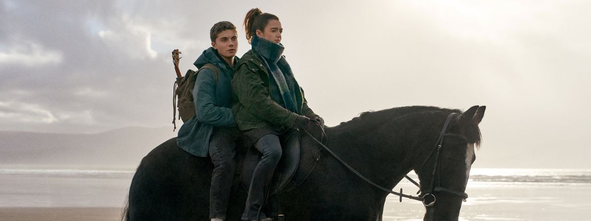 Maisie Williams and Roman Griffin Davis in 500 Miles