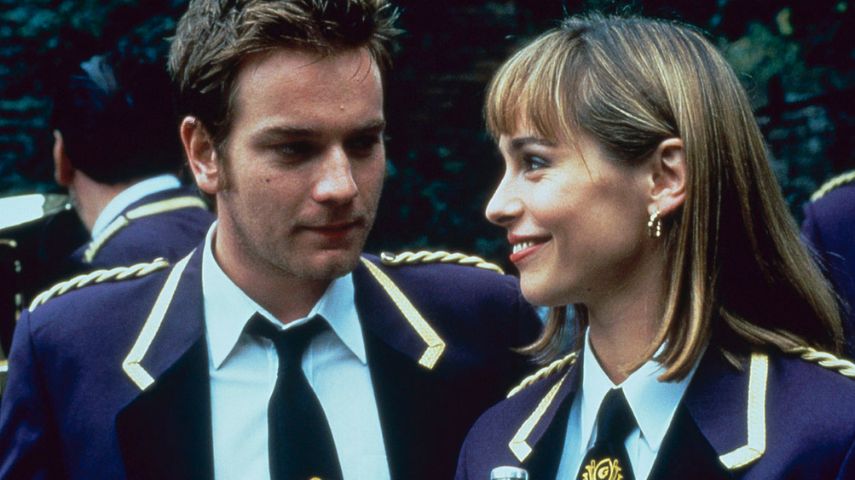 Ewan McGregor and Tara Fitzgerald in Brassed Off