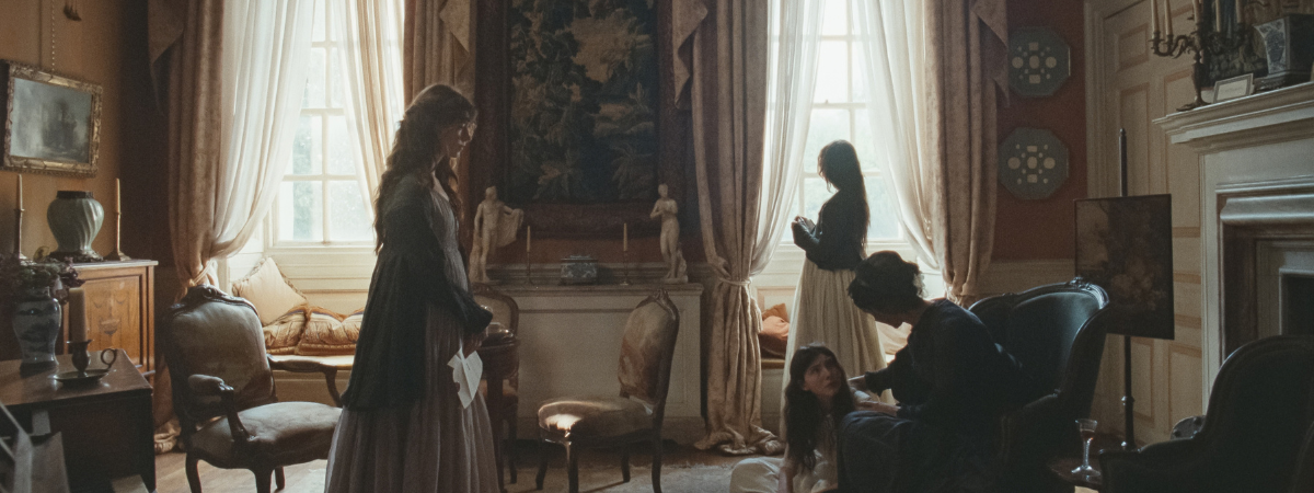 Daisy Edgar Jones, Esmé Creed and Miles Caitríona Balfe in Sense and Sensibility